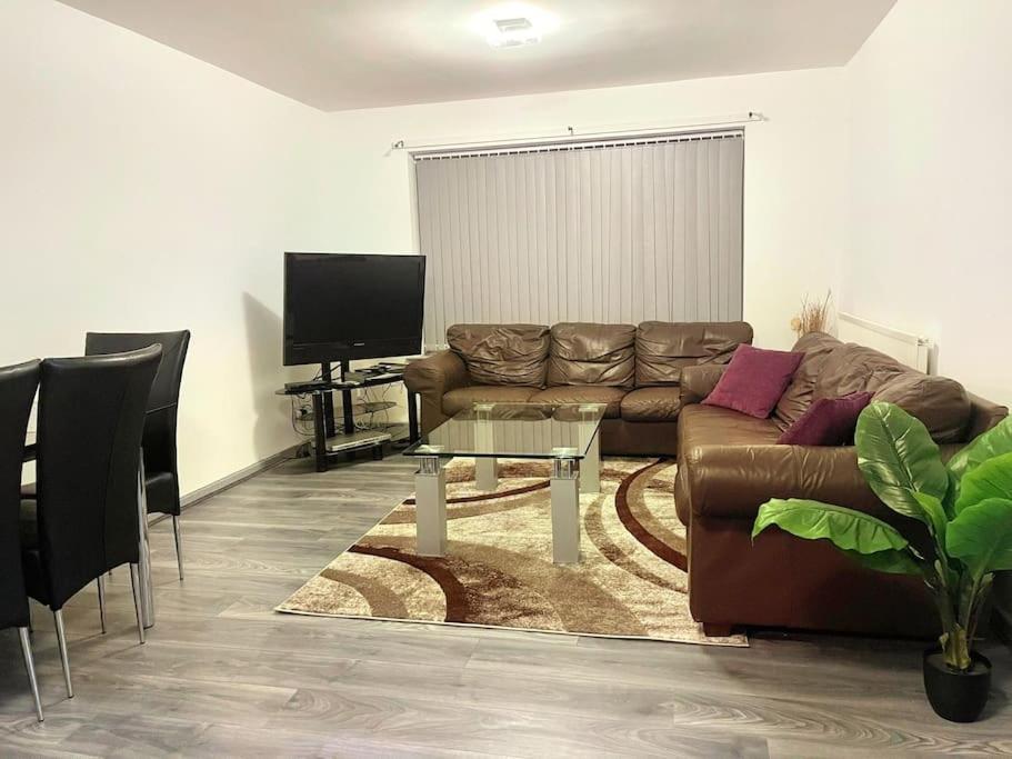 Lovely 3 Bed Ground Floor Apartment Near Qe Hospital Harborne Birmingham New Luaran gambar