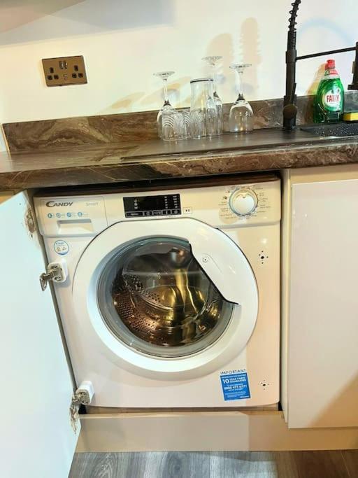 Lovely 3 Bed Ground Floor Apartment Near Qe Hospital Harborne Birmingham New Luaran gambar