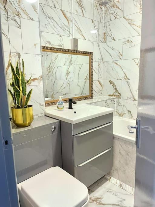 Lovely 3 Bed Ground Floor Apartment Near Qe Hospital Harborne Birmingham New Luaran gambar