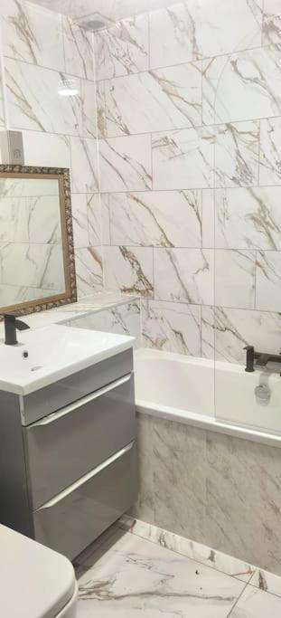 Lovely 3 Bed Ground Floor Apartment Near Qe Hospital Harborne Birmingham New Luaran gambar