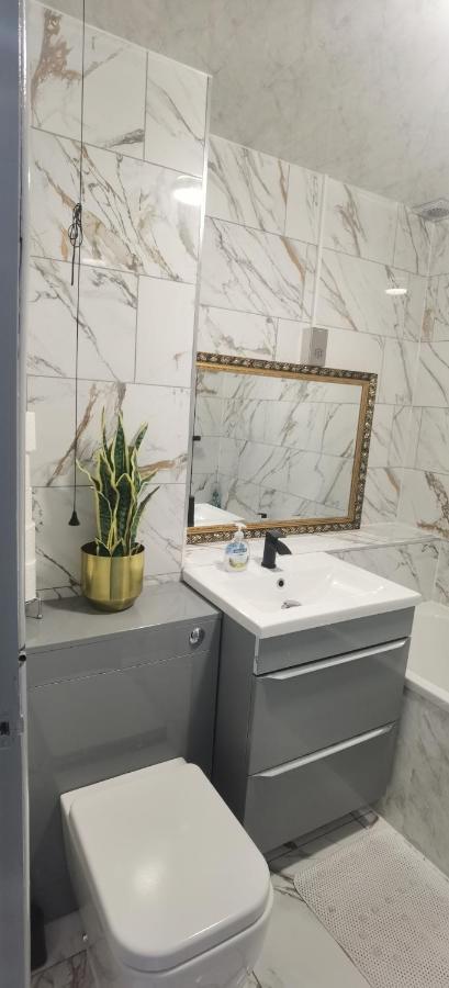 Lovely 3 Bed Ground Floor Apartment Near Qe Hospital Harborne Birmingham New Luaran gambar